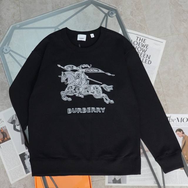 上新 纯原臻品 顶级复刻 Burberry 巴宝莉 限定款胸前刺绣战马BT圆领卫衣 - 款号：w230121 - 颜色：黑色 白色 - 购入原版开模打造，全套定