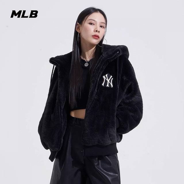 新款上新 MLB明星同款ny刺绣连帽仿兔毛外套， 柜子同步， 最时髦的元素外套， 原厂品质，代工厂出品！放开撸 NY洋基队老花字母年元情侣时尚休闲加绒连帽外套