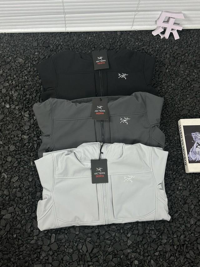 ARC'TERYX 始祖鸟 24ss柜子同步拉链口袋户外防风夹克外套 - 实力外贸工厂出货！官网同步上线！内里采用顶级工艺 全身内里完美拼接工艺，全部激光切割，