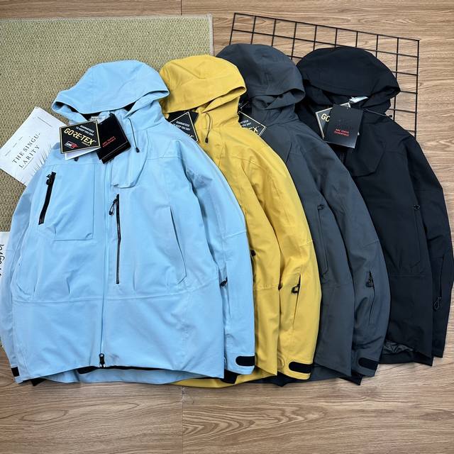 可拆卸羽绒服、冬季新品 出口海外订单ARC’TERYX 始祖鸟男女同款休闲三合一绒内胆羽绒服！ 可拆卸 两穿。可当外套 外层采用GORE-TXE面料！深层防水！