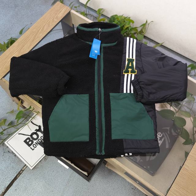 上新 款号：Dg8325 高版本 2024新款Adidas阿迪达斯三叶草拼接羊羔绒棉服外套，小红书爆款，网红明星同款，面料柔软舒适，保暖性极佳，面料轻盈且具有良