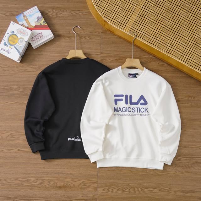 品牌：斐乐 FILA 尺码：M-L-XL-XXL-XXXL 颜色：黑色-白色 品名：FILA斐乐官方男士卫衣2024秋季潮流百搭休闲圆领针织套头衫上衣男 材质：