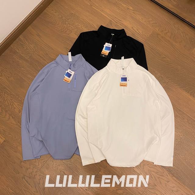 lululemon 三色户外运动瑜伽服 采用科技弹力的蜂窝面料 吸湿排汗的同时 还兼顾一定的保暖性和速干性 面料功能性十足 自带弹力 立体裁剪版型 上身非常的显