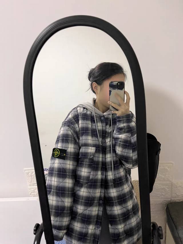 Stone Island 石头岛24新款葫芦格纹连帽衬衣棉服外套 石头岛冬季连帽棉服外套 纯棉格纹面料 葫芦绗棉 柔软亲肤 暖暖的包裹感 宽松连帽 慵懒感十足