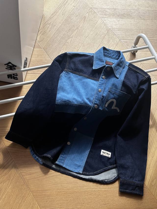 EVISU2024年秋季新品 男士海鸥刺绣复古拼接休闲长袖牛仔衬衫外套 M~xxl 原版牛仔棉面料，手感柔软舒适，一比一定位开模，胸口口袋海鸥刺绣logo，全身