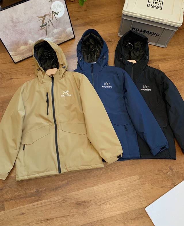 ARC‘TERYX 始祖鸟户外王者轻量级防水防风保暖连帽棉衣棉服 来自国内最大的鸟家代工厂的订单，品质好的过分，这款棉衣打造的是上身轻便，还要做到比羽绒服保暖，