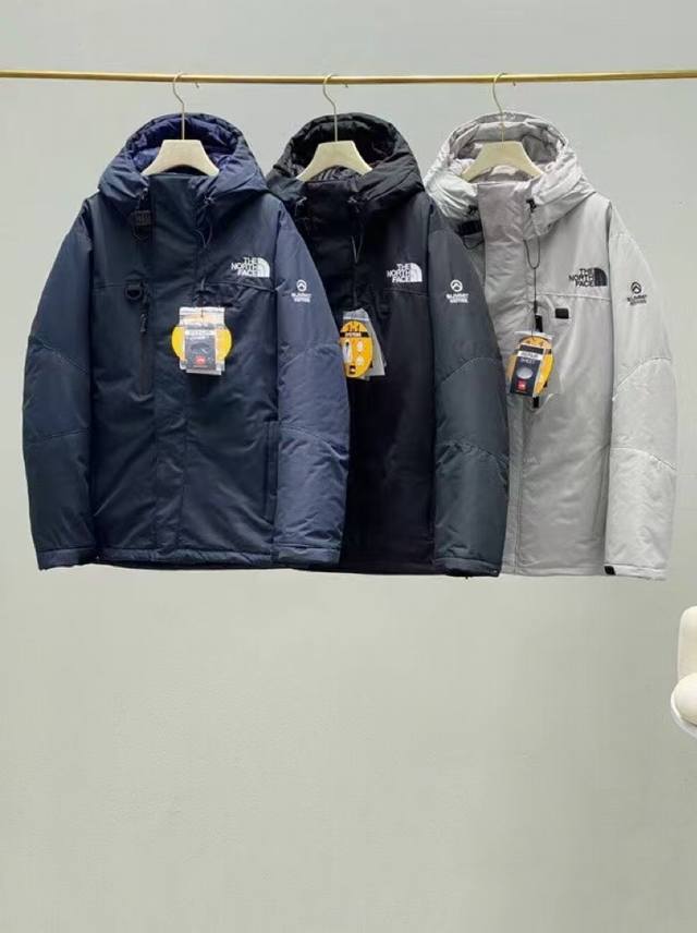 脱壳式三合一羽绒服The NORTH Face 北面爆款喜马拉雅三合一连帽羽绒服上衣。内胆 外壳脱卸 即是羽绒服 也是外套 还是保暖内胆 男女户外天花板登山训练