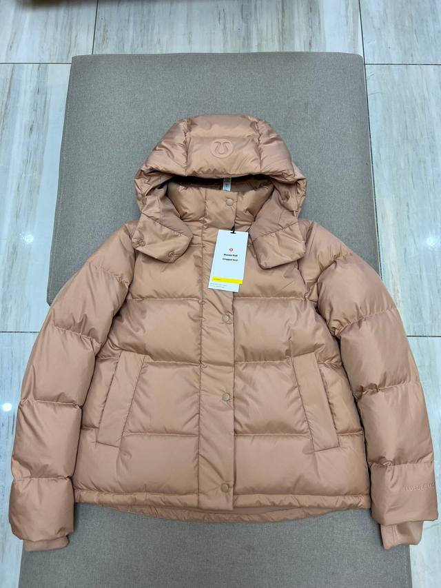 lululemon丨Wunder Puff Jacket lululemon女士五格羽绒服外套 这款温暖的羽绒外套伴你度过寒冬；下摆可调节，按需造型，同时锁住热