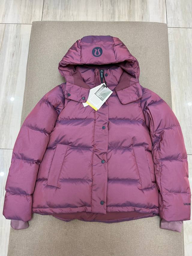 lululemon丨Wunder Puff Jacket lululemon女士五格羽绒服外套 这款温暖的羽绒外套伴你度过寒冬；下摆可调节，按需造型，同时锁住热