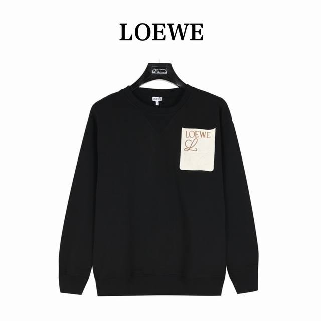 Loewe 罗意威 24Fw 口袋刺绣徽标logo圆领卫衣 今年老罗家最好看的春夏款卫衣，即Anagram口袋毛衣之后， 又出了这款同系列Anagram口袋卫衣