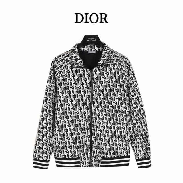 Dior 迪奥 满印提花侧边织带套装外套 黑色 灵感源自八十年代复古，客供定制的480克提花材质，摸着面料质感肉实，肌里感清晰可见，有净重感，全身极致简约设计，