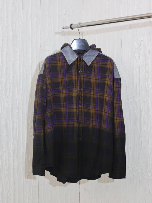 Acne Studio* 24新款渐变格纹牛仔拼接翻领连帽长袖 渐变格纹布拼接牛仔衬衣领的设计，依旧流行的格纹元素，后背肩部牛仔贯穿拼接，格子布连帽，上身独特不