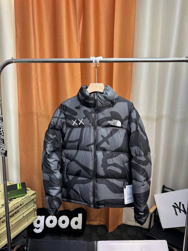 七 无滤镜实拍图 TNF XX KAWS RETRO1996 NUPTSE JAET经典联名 可主推！长期有货，不断货！ 尺码：S M L XL XXL 颜色：