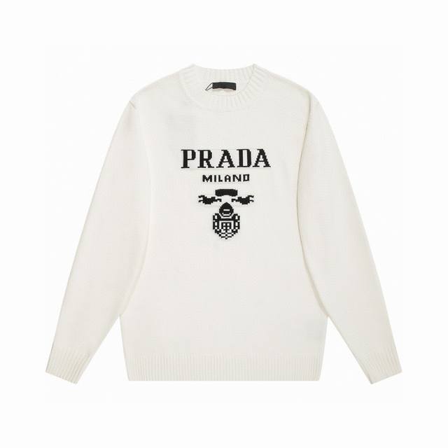 DW Prada 领口三角专属标识设计 羊毛圆领毛衣 市场独家 绝非市场羊毛成分通过水洗做出来的手感效果 每一个颜色起订量需要500KG 选定一线毛纺工厂代工