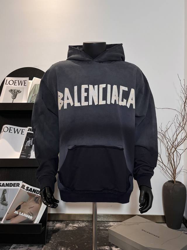 款号BL84 官网品质 #BALENCIAGA#巴黎世家胶带字母LOGO印花破坏连帽卫衣 官方原版 采用巴黎定织定染双纱纯棉面料 克重480G 螺纹釆用定织定染