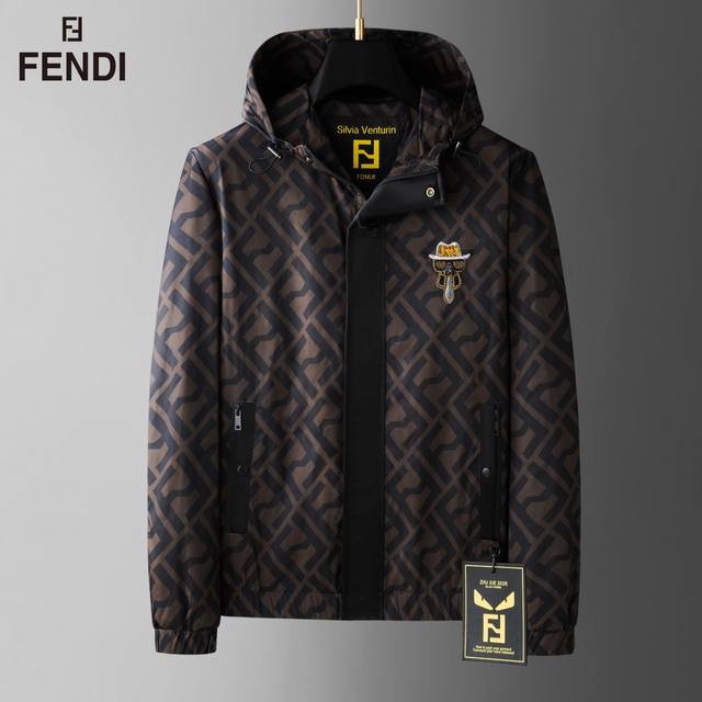 直 FENDI 芬迪 2024秋款夹克外套 专柜款，原单正品，官网同步，客供订制级成衣面料 简约大气 ，原牌五金配件齐全，超级百搭款，完美演绎 上身舒适有型！专