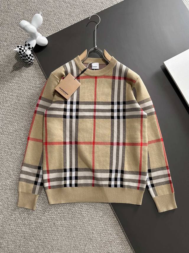 BURBERRY* 巴宝莉 男女同款 24ss经典格子针织毛衣 订织精梳包芯纱面料 定染线沙 进口机横织 订织滚边螺纹 YB还原五金辅料 颜色 卡其 SIZE：