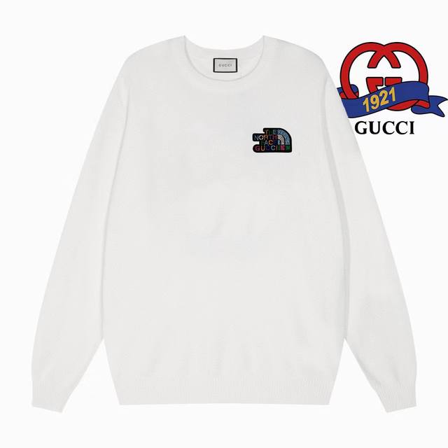 Gucci 古奇 经典专属标识徽标刺绣 24SS春季新款圆领毛衣，市场独家面料最新款男士圆领毛衣打底衫。经典黑白色，手感柔软细腻舒服，质感更是一级棒，手感柔软亲