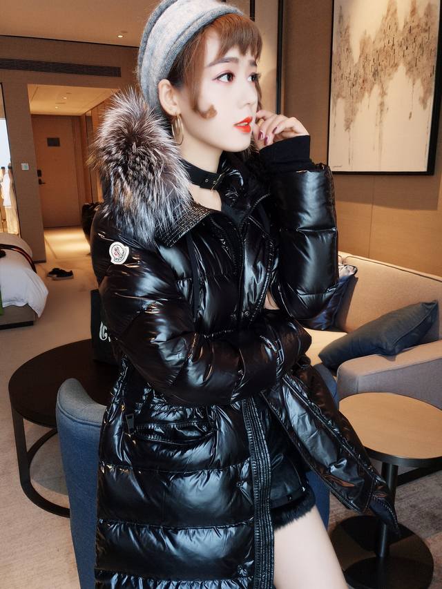 Moncler 蒙口Aphrotiti 张天爱～陈乔恩同款 连帽毛领长款羽绒服 去年亲子款大人款的升级版！原版国内专柜16000购入 aphrotiti 腰部抽