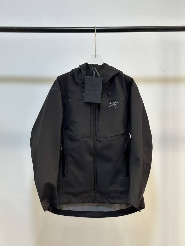 伽马软壳系列黑色 Arcteryx Gamma Mx HOODY 保暖防风软壳连帽冲锋衣 春秋季 始祖鸟gamma mx不止好看这么简单，基本防风耐磨，软壳冲锋