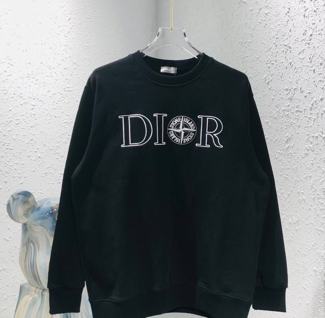 DIOR 迪奥圆领卫衣 面料：420克精棉双股32S毛圈 颜色：黑色 白色 码数：S~XL 工艺: 前后印花 版型宽松，百搭男女同款！