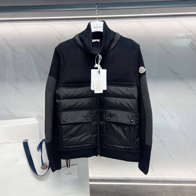 仅换码！高端产品默认配礼盒］ 羽绒上新Moncler 新款Cardigan条纹立领羊毛拼接羽绒服 新款立领羽绒服来啦！！ 无论秋冬外套真的少不了一件Moncl