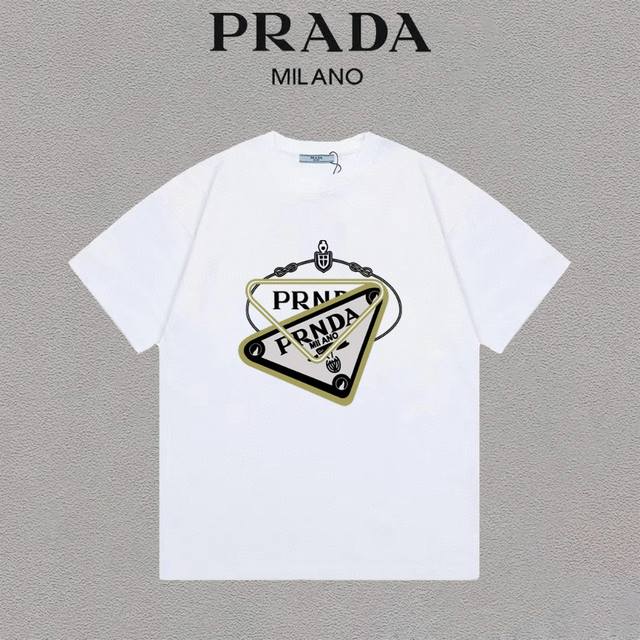 PRADA 普拉达 三角标logo字母印花百搭圆领宽松短袖T恤 百搭潮流 男女同款 吊牌 领标 水洗唛 三标齐全 定织定染280克精梳棉面料 尺码：S-XXL