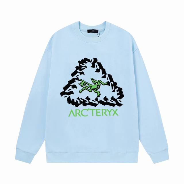 齐码！隔天出货！ ARCTERYX 始祖鸟 联名 PALACE 2024秋冬新款 定制420g毛圈面料 数码喷印联名字母logo 男女同款 圆领卫衣 颜色：天蓝