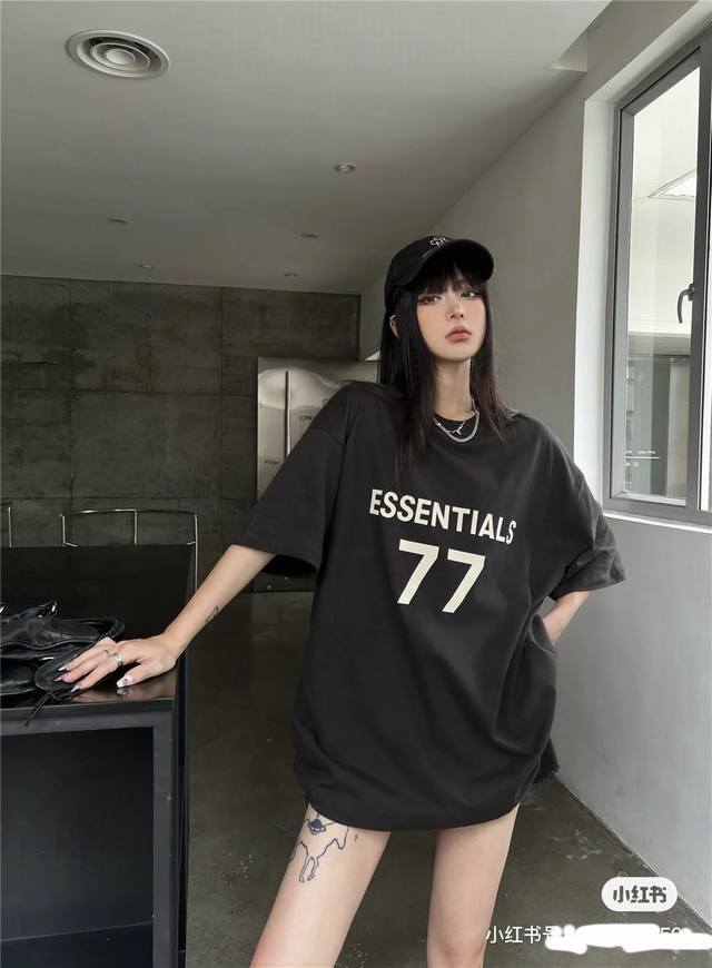 特价 F8 FOG ESSENTIALS复线77字母 纯棉男女情侣宽松短袖T恤，面料230克，尺码S M L XL 颜色：黑色