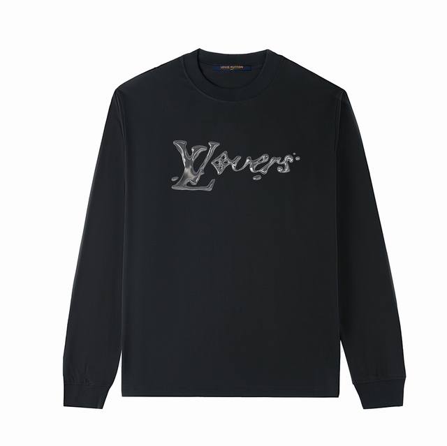 LV24秋冬系列 Louis Vuitton品牌标识防水滴logo 采用双纱纯棉250g，长袖T，三标齐全，面料颜色定制定染，不缩水不退色。手感舒服，质感超强