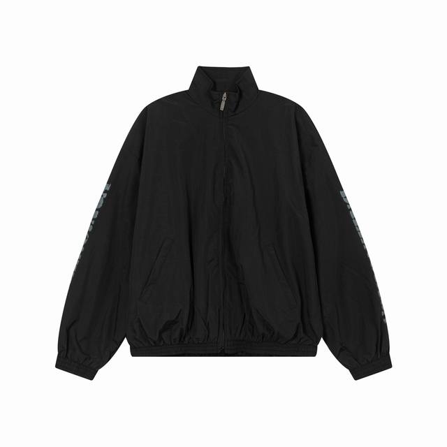 最高版本 Balenciaga 巴黎世家 24SS BLCG 模糊字母LOGO印花套装立领夹克外套 正确版本 面料采用塔丝隆冲锋衣面料原版一致 加三防涂层工艺