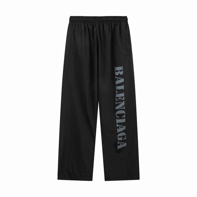 最高版本 Balenciaga 巴黎世家 24SS BLCG 模糊字母LOGO印花套装阔腿长裤 正确版本 面料采用消光塔丝隆面料 原版一致 防水涂层 还原原版