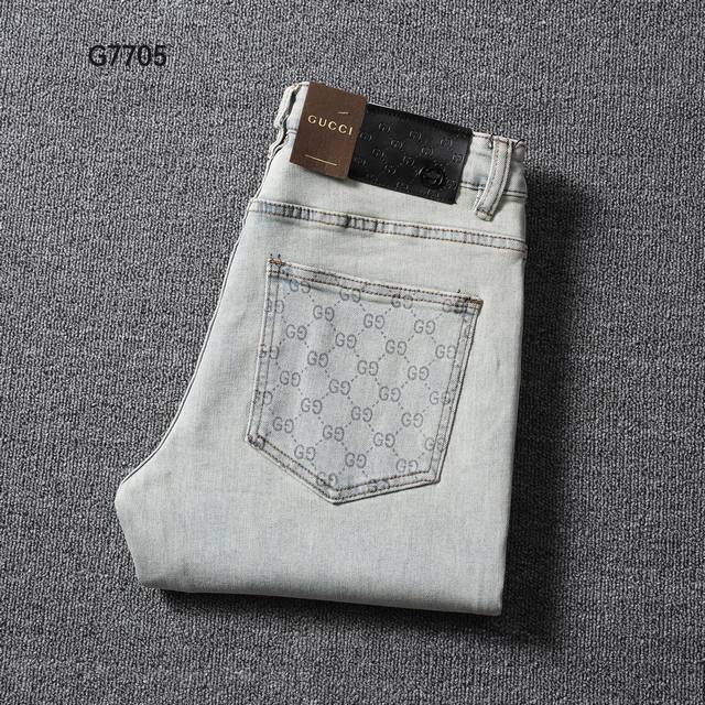 2024NEW MODLE 秋冬牛仔 NO:G7705 GUCCI 颜色:浅蓝纳米 码数:29 42 赛络纺棉弹面料，欧版裤型，浅蓝洗白效果，高贵端庄，后袋印花